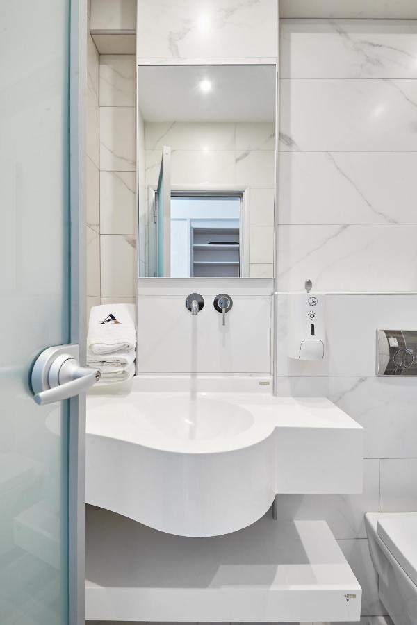 Albatros Suites Nea Vrasna Bagian luar foto