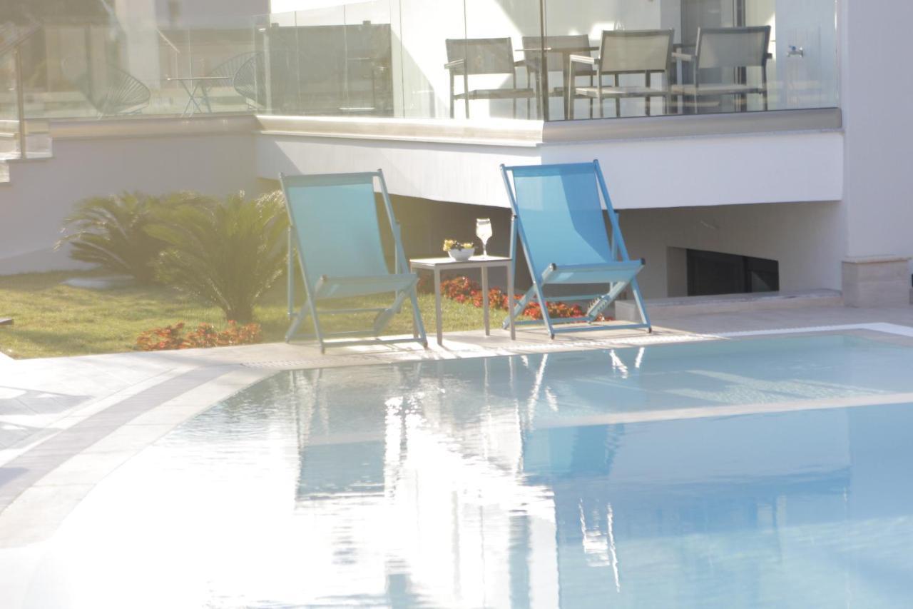 Albatros Suites Nea Vrasna Bagian luar foto