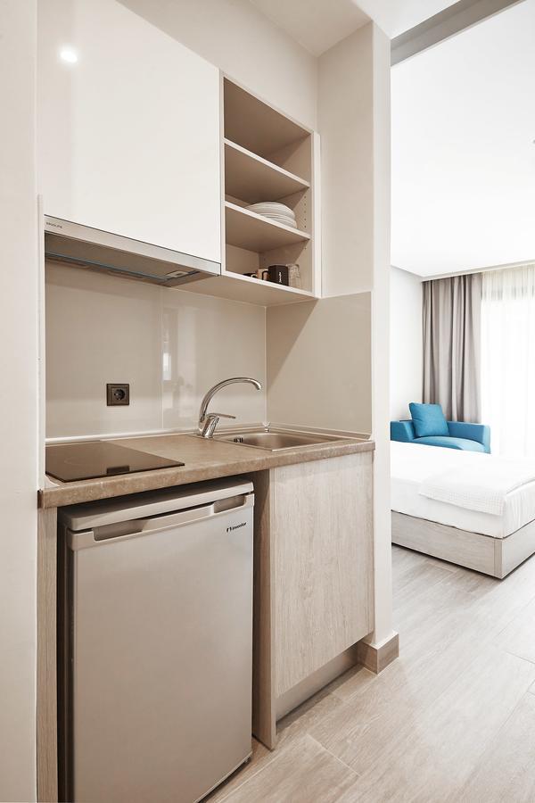 Albatros Suites Nea Vrasna Bagian luar foto