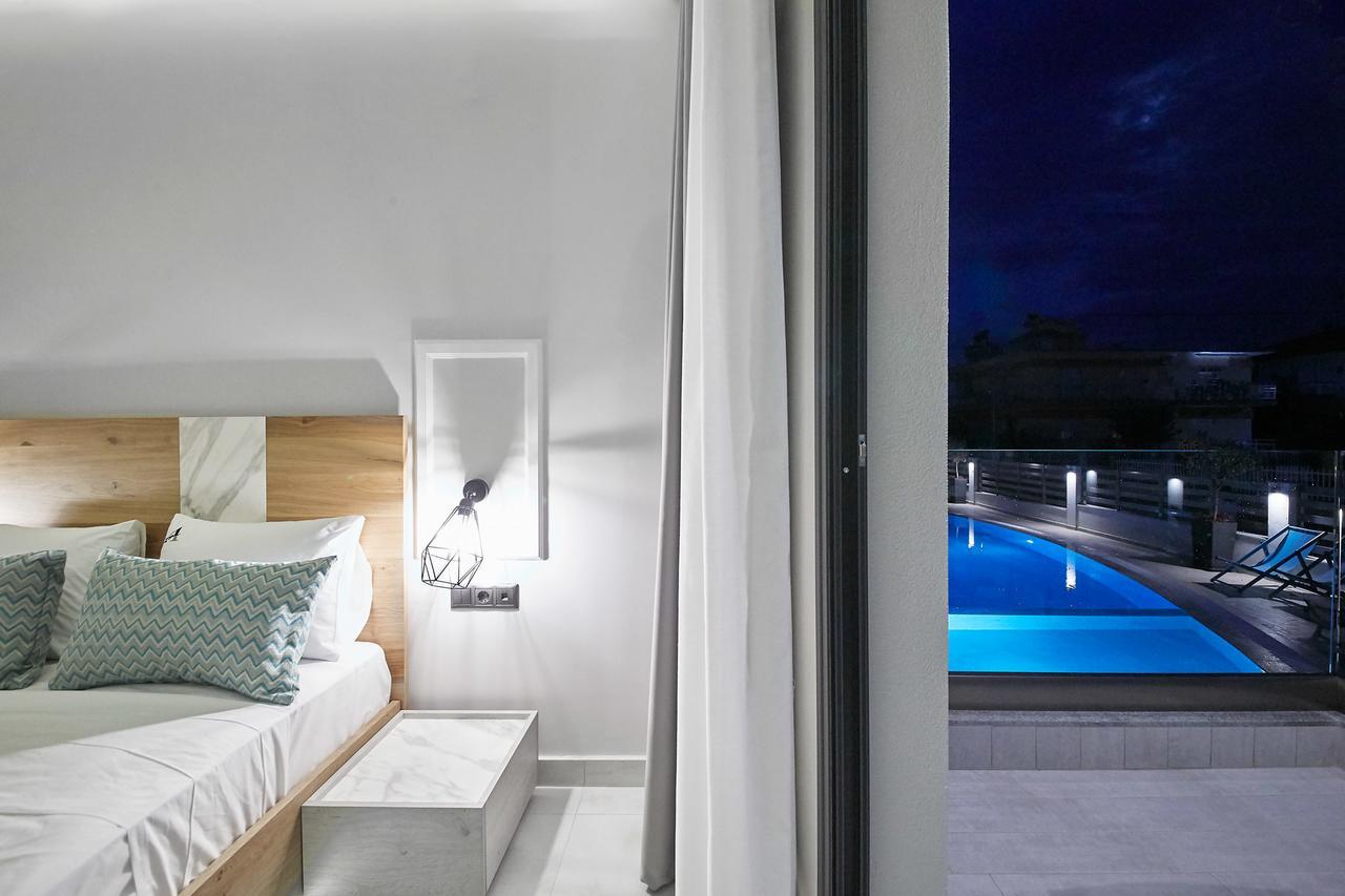 Albatros Suites Nea Vrasna Bagian luar foto